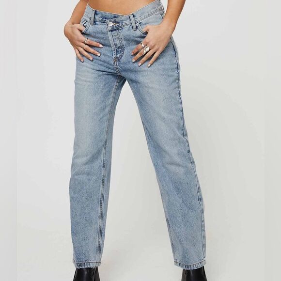 Princess Polly Holly Mid Rise Straight Leg Asymmetric Jean Light Wash Denim - Picture 2 of 5